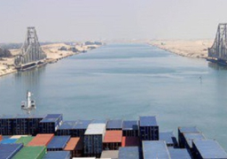 47 سفينة تعبر قناة السويس بحمولة 2.2 مليون طن