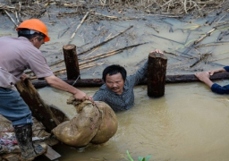 6 قتلى وانهيار 271 منزلا جراء فيضانات في الصين