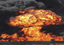 إصابة 100 عامل في حريق بمصفاة نفطية بايران