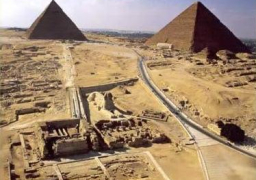 “الآثار” تبدأ فى ترميم معبد الوادى بمنطقة الهرم الأثرية