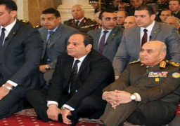 الرئيس السيسى يؤدى صلاة الجمعة بمسجد المشير