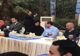 بالصور- الرئيس السيسي يستقبل مجموعة من المواطنين لتناول وجبة الإفطار معه