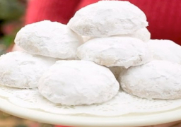 أثري: المصريون أول شعوب العالم احتفالاً بالأعياد.. و”الكحك” عادة فرعونية قديمة