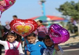 المواطنون يواصلون احتفالاتهم فى ثانى أيام عيد الفطر