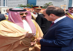 بالصور..الرئيس السيسي يودع عاهل البحرين