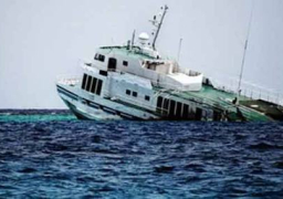 التحالف : تعرض سفينة إماراتية لهجوم حوثي في ميناء المخاء