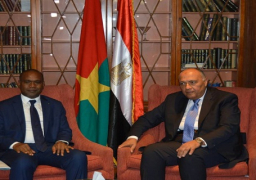 شكري يبحث مع نظيره البوركيني التعاون الثنائي ومكافحة الإرهاب
