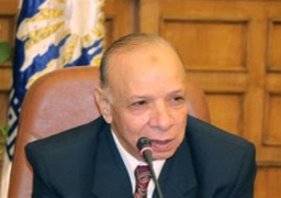 محافظ القاهرة يصلى الجمعة نيابة عن الرئيس