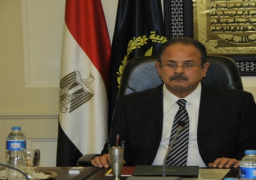 وزير الداخلية يؤكد الحرص على رعاية أسر الشهداء تقديرا لتضحياتهم
