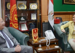 وزيرة الاستثمار فى ختام زيارتها لبورسعيد : ضوابط للمناطق الحرة والتزام المصانع بإجراءات البيئة