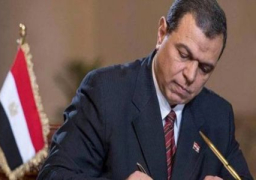 القوى العاملة : 23 يوليو أجازة بأجر كامل للعاملين