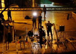 بالصور .. اسرائيل تزيل البوابات الإلكترونية عند الحرم القدسى وتستبدلها بكاميرات مراقبة