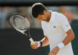 الإصابة تبعد ديوكوفيتش عن بطولات التنس لنهاية الموسم