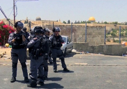 الاحتلال يفتح كافة أبواب الأقصى للمصلين من جميع الأعمار