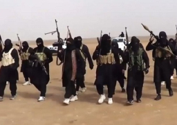 التحالف الأمريكى يعلن استسلام 100 مقاتل من تنظيم داعش فى الرقة السورية
