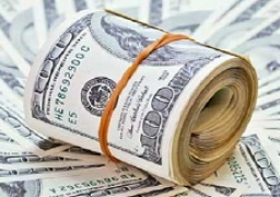 الدولار يسجل ١٧.٨٢ جنيه للشراء و١٧.٩٢ جنيه للبيع في التعاملات الصباحية