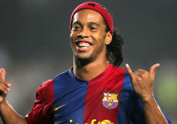 أسطورة كرة القدم البرازيلية رونالدينيو يزور مصر اليوم