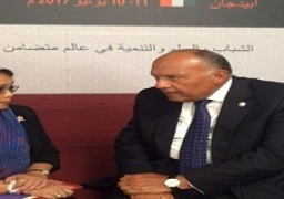 شكري يبحث العلاقات الثنائية ومكافحة الإرهاب مع وزيرة خارجية إندونيسيا