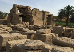 ”العناني” يتفقد المواقع الأثرية بالأقصر