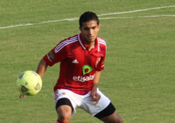الأهلي يعلن تعاقده مع أيمن أشرف