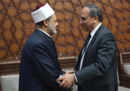 الطيب لنقيب الصحفيين: الأزهر يُقدر دور الإعلام الجاد في نشر الوعي الصحيح