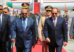 السيسي يدعو البشير لحضور منتدى إفريقيا بشرم الشيخ