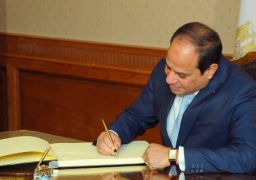 السيسي يصدق على قانون تنظيم الإعلان عن المنتجات والخدمات الصحية
