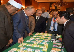 بالصور..عبد الله وشومان يتفقدان معرض جامعة الأزهر بمدينة سفاجا