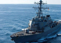 فقدان بحارة أميركيين وجرح آخرين في تصادم مدمرة بناقلة نفط