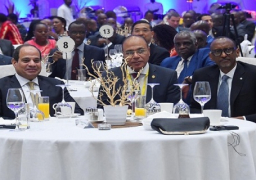 خلال مأدبة العشاء .. الرئيس السيسى يشيد بالعلاقات المصرية – الرواندية