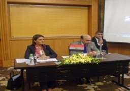 سحر نصر ومهاب مميش يصلان العاصمة الفيتنامية هانوى للترويج للاستثمار فى مصر