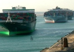 سفينة حاويات بنمية عملاقة تعبر قناة السويس بحمولات 196 ألف طن