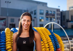 فريدة عثمان تتوج بذهبية سباق 50 متر فراشة في بطولة إفريقيا للسباحة