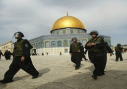 مستوطنون يقتحمون الأقصى بحراسة قوات الاحتلال