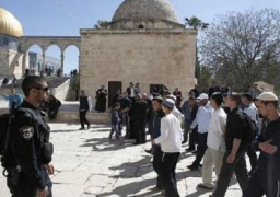 مستوطنون يقتحمون باحات الأقصى وسط حماية شرطة الاحتلال الإسرائيلى