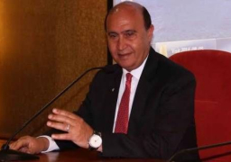 مميش: 50 % تخفيض على رسوم عبور السفن بقناة السويس