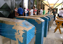 بالصور.. لأول مرة بالجامعات .. “عين شمس” تنتهى من تركيب 16 بوابة إلكترونية بالبطاقات الممغنطة