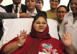 وصول جثمان إيمان عبد العاطي “أسمن امرأة في العالم” من أبو ظبي