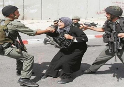 الاحتلال يعتقل فلسطينية بدعوى تنفيذها عملية طعن