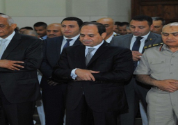 بالصور..السيسي يؤدي صلاة عيد الأضحى المبارك بمسجد محمد كريم