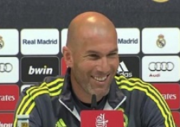 زيدان يؤكد تجديد عقده مع ريال مدريد