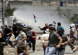 قمع اسرائيلي لمسيرة سلمية أمام الحرم الإبراهيمي بالخليل