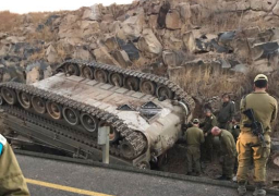 مقتل ضابط وجندى إسرائيليين وإصابة 4 آخرين فى انقلاب مدرعة الجولان