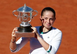 أوستابنكو تتقدم ببطولة الصين.. وكريستيا تطيح ببليسكوفا