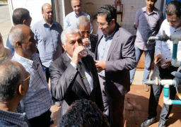 “الرقابة الإدارية” تشن حملة مكبرة على المستشفى العام ومحطات المياه بالقصير | صور