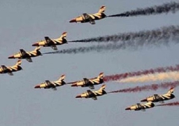 القوات المسلحة تقيم عروض جوية فى سماء محافظات الجمهورية