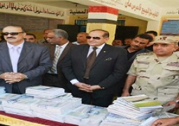 القوات المسلحة تهدي مقاعد مدرسية وكشاكيل لمدرستين بسوهاج