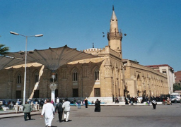 الوزراء” ينفي وجود 1800 كتاب ومجلد تحرض على العنف داخل مكتبات المساجد
