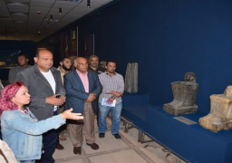 بالصور .. محافظ مطروح يتفقد أول متحف إقليمي للآثار