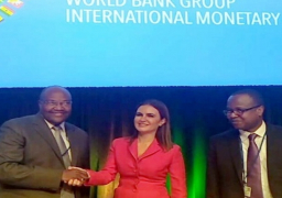 سحر نصر تتسلم رئاسة التجمع الافريقى لعام 2018 خلال اجتماعات البنك الدولى